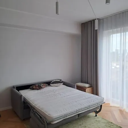 Apartament Uus Uehe Toaline Korter Kesklinnas *